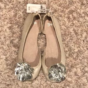 NWT Gap shoes size 2
